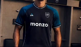 Monzo kit design